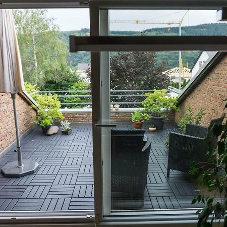 Moderne 70 Qm Wohnung Mit Grosser Dachterrasse Kinheim Kültér fotó